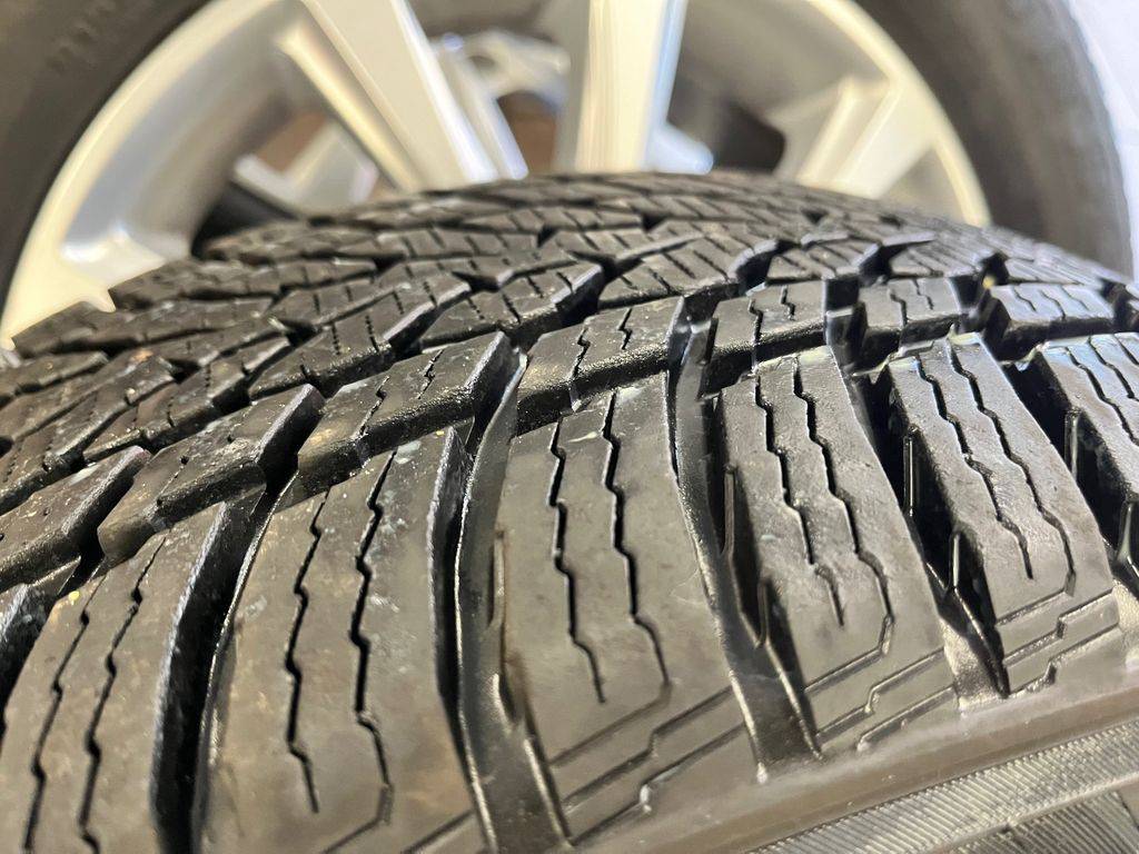 Škoda Karoq ZIMNÍ ALU.VČ. PNEU 215/60/16