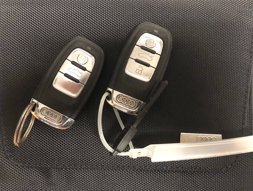 Audi A4 2.0TDI/2010/S.KNIHA,SPORT-140