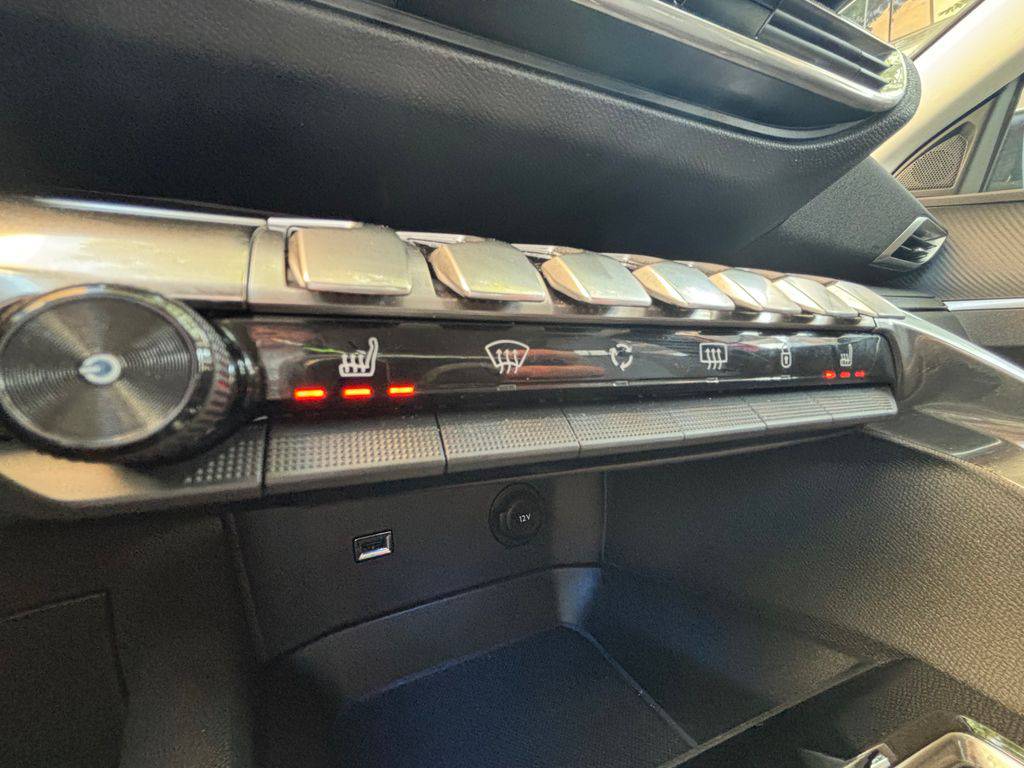 Peugeot 3008 1.5HDi-AT8/2022/1MAJ,CZ-ZÁRUKA