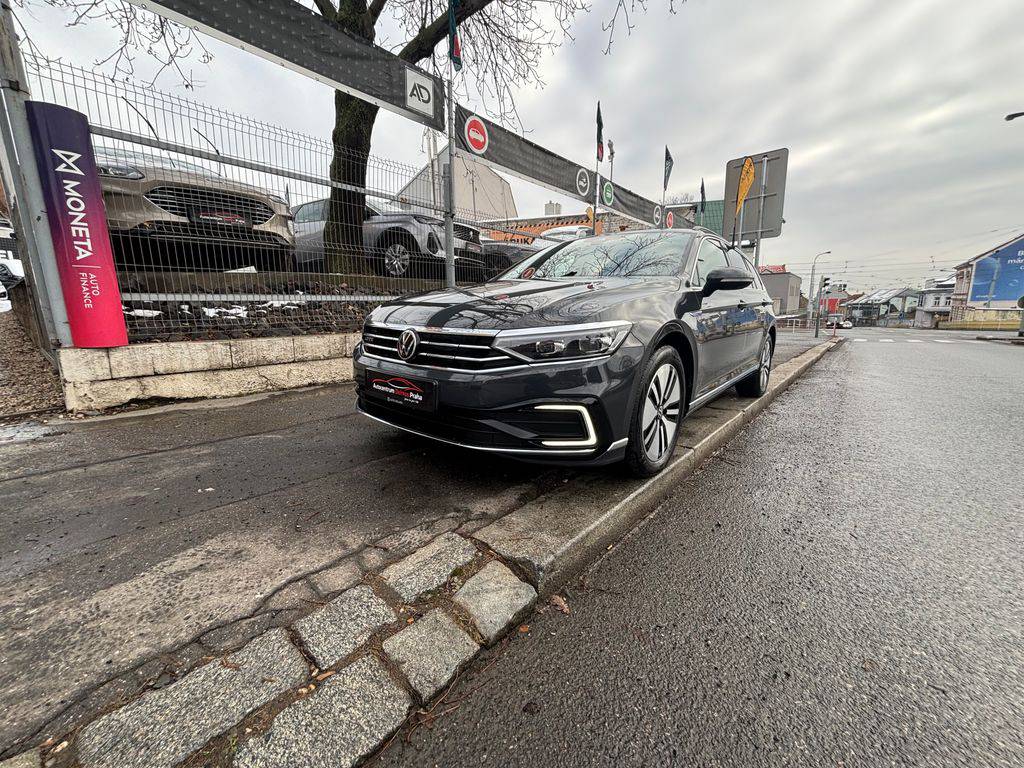 Volkswagen Passat 1.4TSI-GTE2022/PLUG-IN-HYBRID