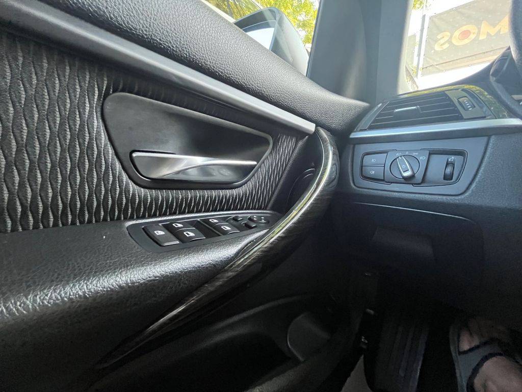 BMW 318 318d F31/2014/MAN6,1MAJ-ZÁRUKA