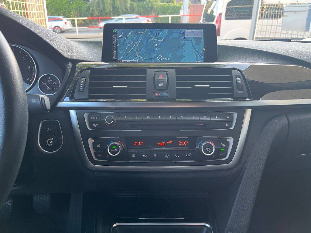 BMW 318 318d F31/2014/MAN6,1MAJ-ZÁRUKA