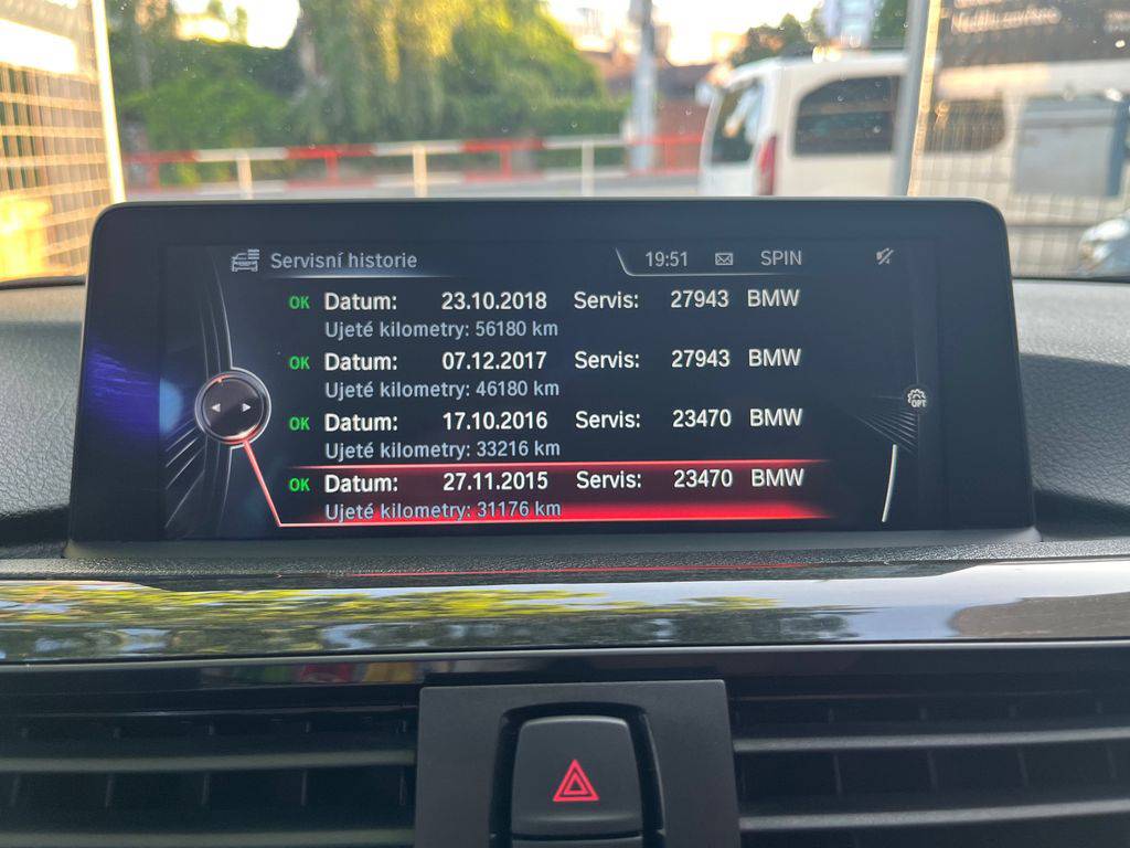 BMW 318 318d F31/2014/MAN6,1MAJ-ZÁRUKA