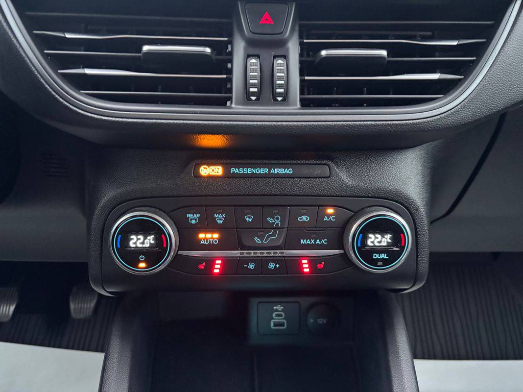 Ford Focus 1.5EB/2023/1MAJ,COOL-ZÁRUKA24