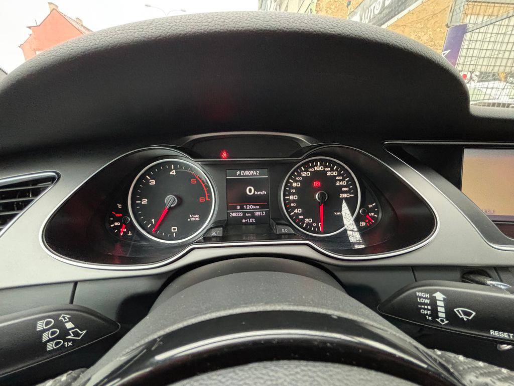 Audi A4 3.0TDI/2013/4X4,MAN6-S-LINE-WE