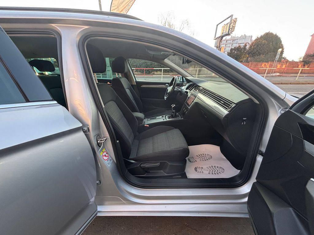 Volkswagen Passat 2.0TDI/2021/1MAJ,MAN6,NAVI-ZÁR