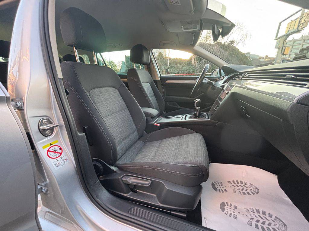 Volkswagen Passat 2.0TDI/2021/1MAJ,MAN6,NAVI-ZÁR