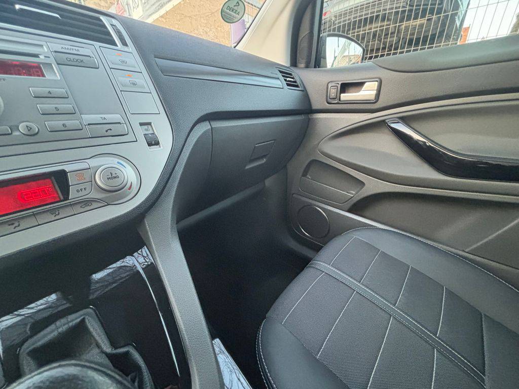 Ford Kuga 2.5T/2013/AT-4X4-TITANIUM