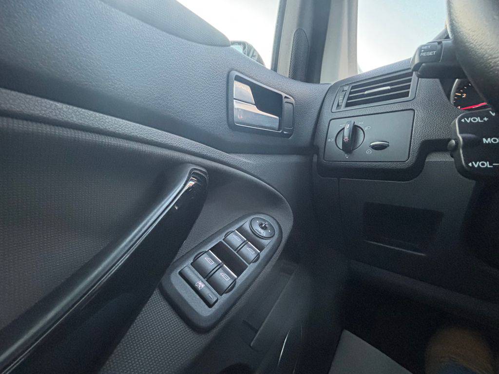 Ford Kuga 2.5T/2013/AT-4X4-TITANIUM