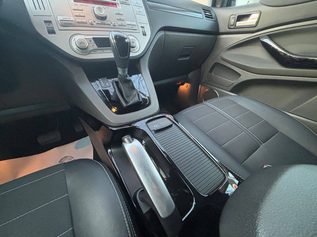 Ford Kuga 2.5T/2013/AT-4X4-TITANIUM