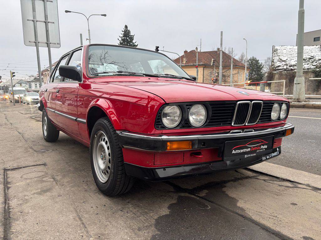 BMW 318 E30-318i/1986/2.maj. garážován