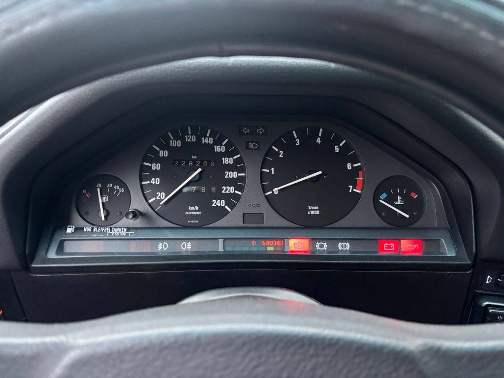 BMW 318 E30-318i/1986/2.maj. garážován