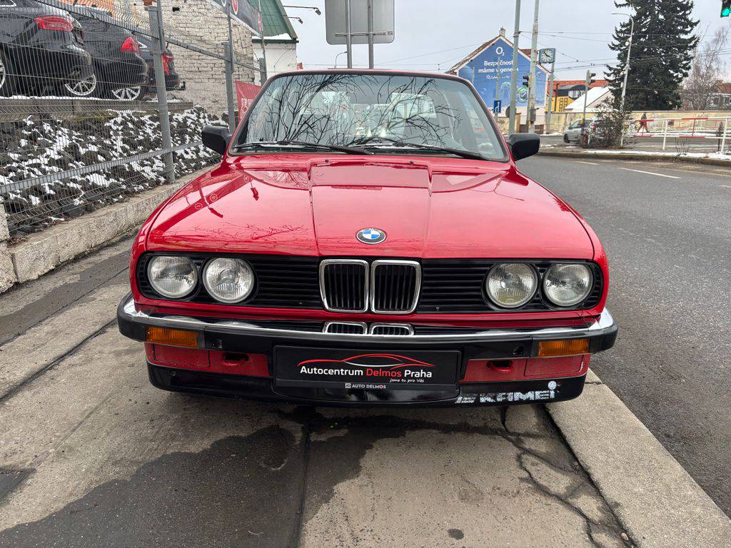 BMW 318 E30-318i/1986/2.maj. garážován