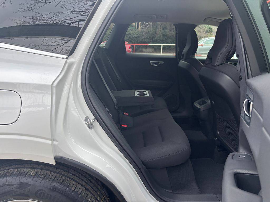 Volvo XC60 D4/2021/1MAJ.AT,TAŽ,MOMENTUM P