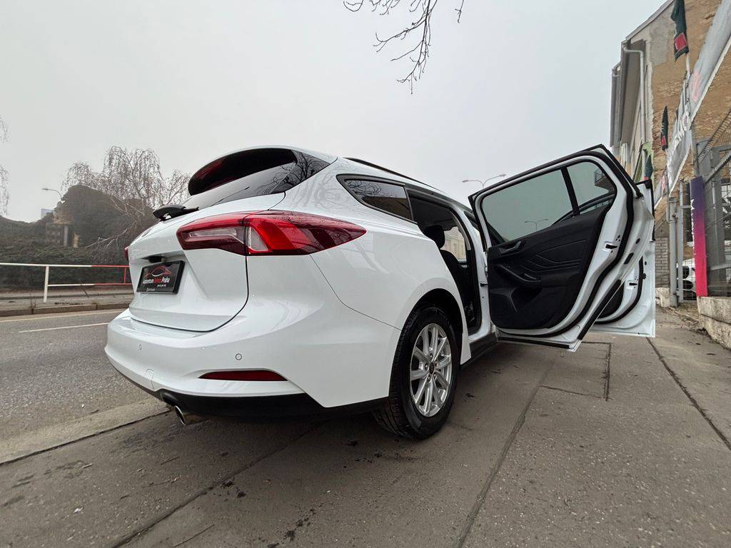 Ford Focus 1.5EB/2023/1MAJ,COOL-ZÁRUKA24