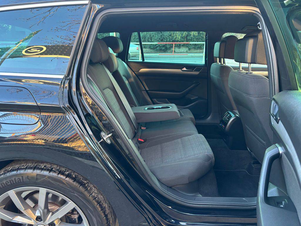 Volkswagen Passat 2.0TDi/2021/R-LINE,1MAJ,DPH-ZÁ