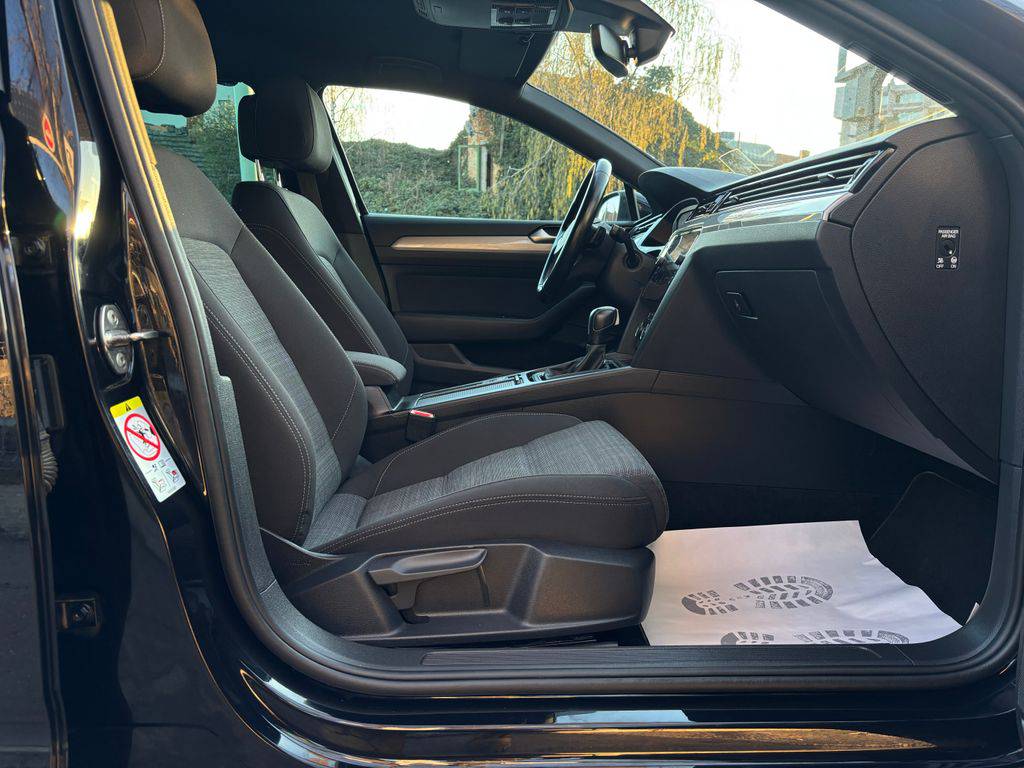 Volkswagen Passat 2.0TDi/2021/R-LINE,1MAJ,DPH-ZÁ