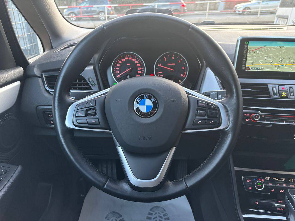 BMW 218 218d/2017/1MAJ-SPORT PACKET,ZÁ