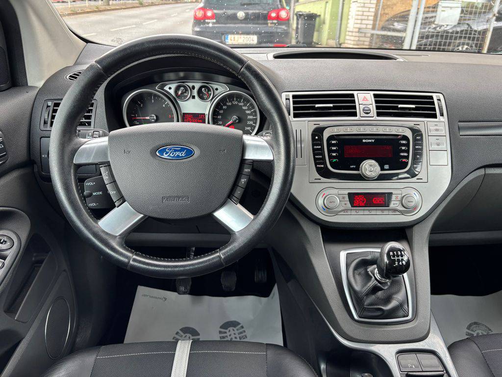 Ford Kuga 2.0TDCi/2010/ČR-4X4-TITANIUM