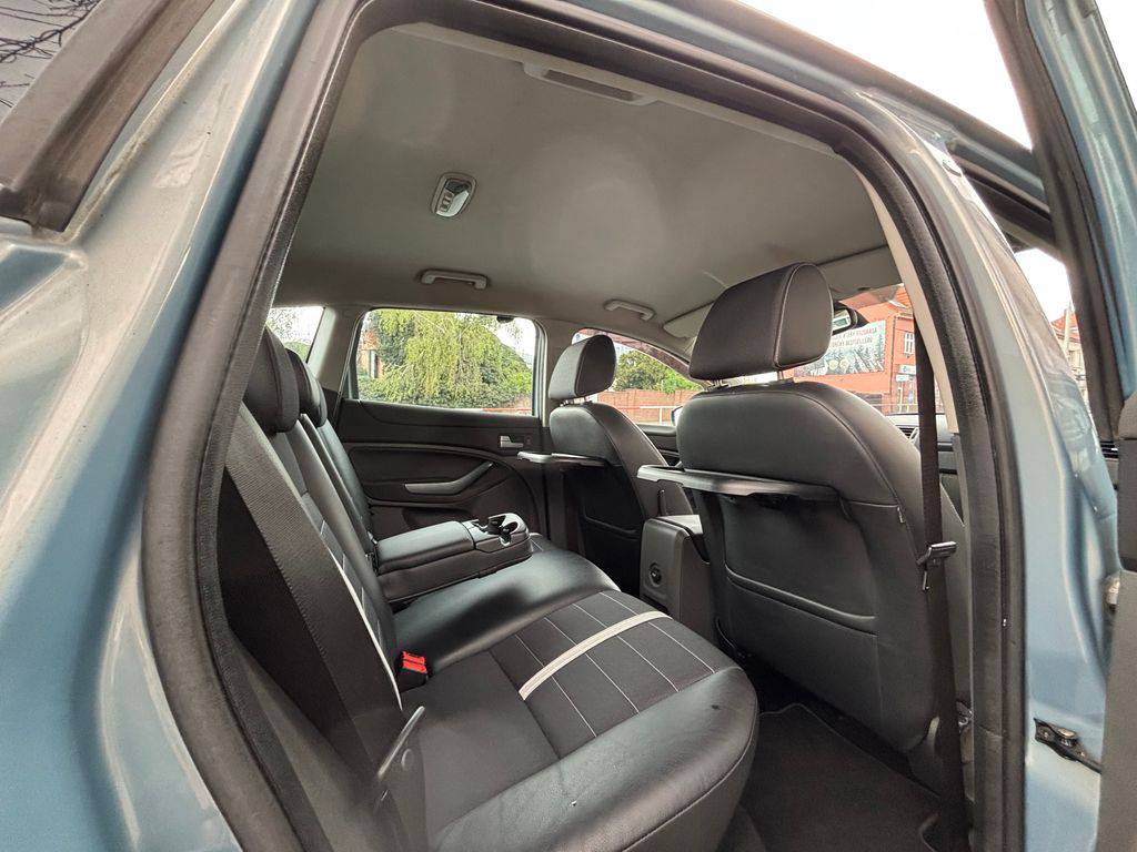 Ford Kuga 2.0TDCi/2010/ČR-4X4-TITANIUM