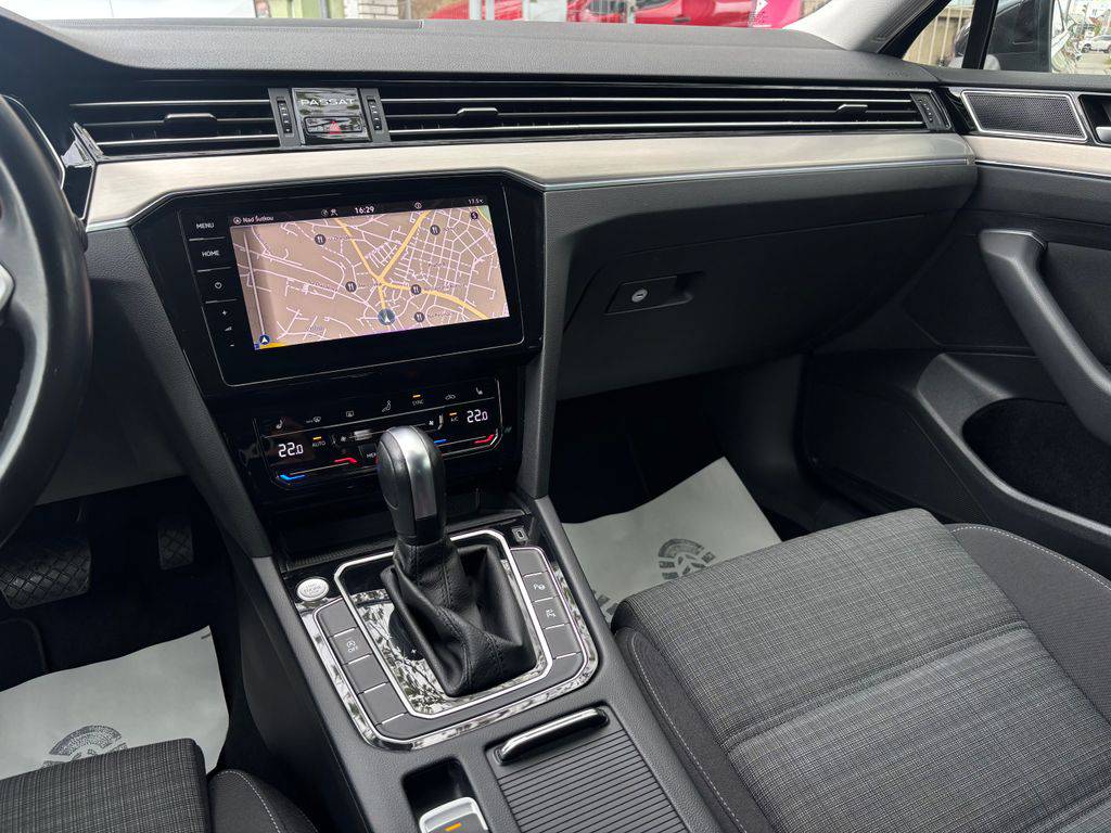 Volkswagen Passat 1.5TSI/2022/1MAJ,WEBASTO-ZÁRUK