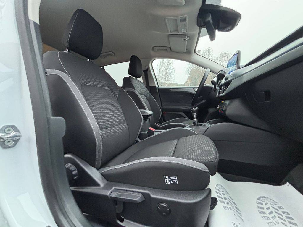 Ford Focus 1.5EB/2023/1MAJ,COOL-ZÁRUKA36