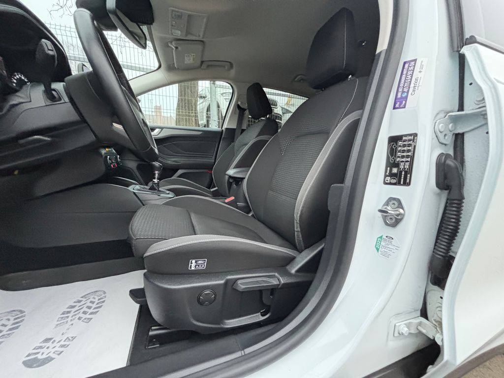 Ford Focus 1.5EB/2023/1MAJ,COOL-ZÁRUKA36