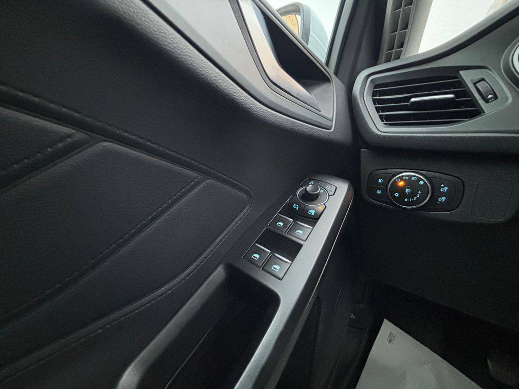 Ford Focus 1.5EB/2023/1MAJ,COOL-ZÁRUKA36