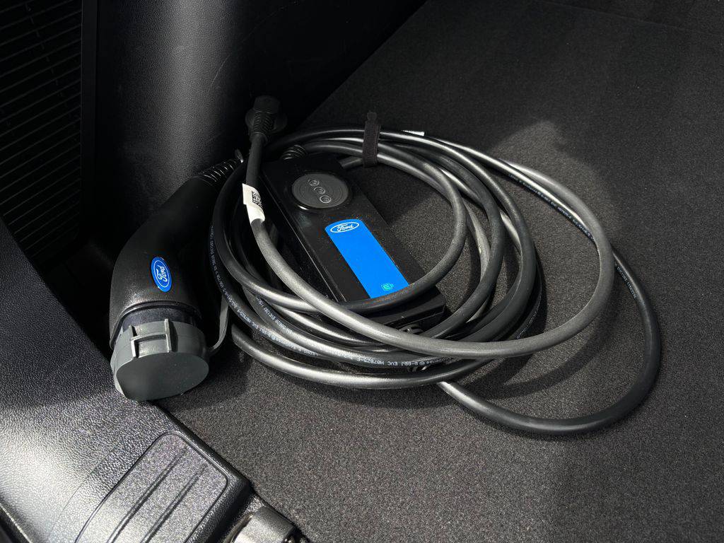 Ford Kuga 2.5PHEV/2023/TITANIUN X-1MAJ-Z