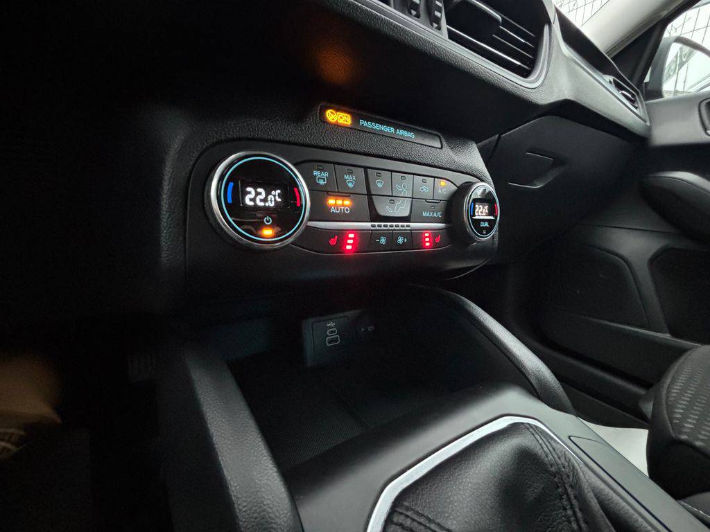 Ford Focus 1.5EB/2023/1MAJ,COOL-ZÁRUKA36