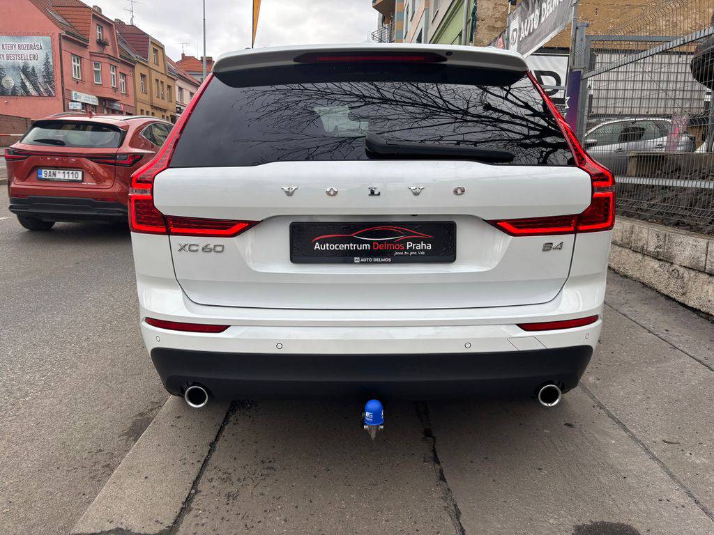 Volvo XC60 B4/2022/1MAJ.AT,TAŽ,MOMENTUM P