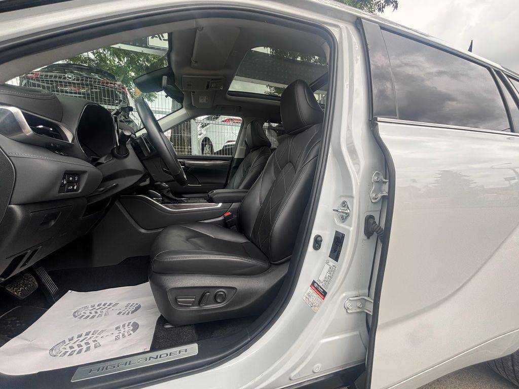 Toyota Highlander 2.5HEV e-CVT.CZ.DPH.Executive-