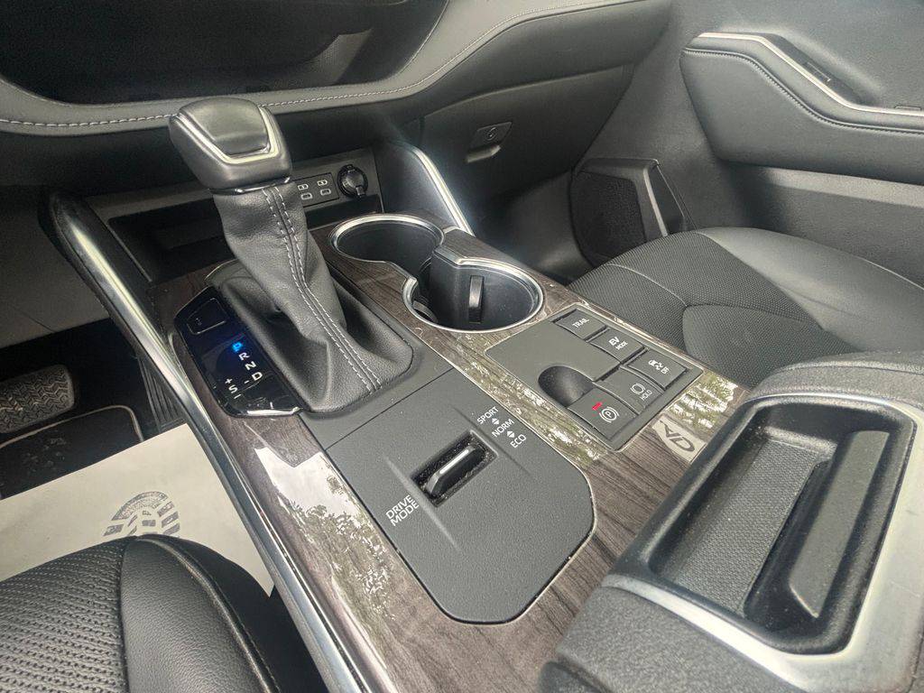 Toyota Highlander 2.5HEV e-CVT.CZ.DPH.Executive-