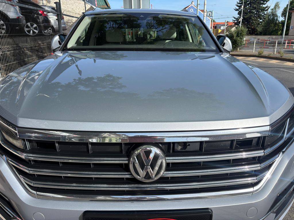 Volkswagen Touareg 3.0TDi-2020-CZ-1MAJ-DPH-WEBAST
