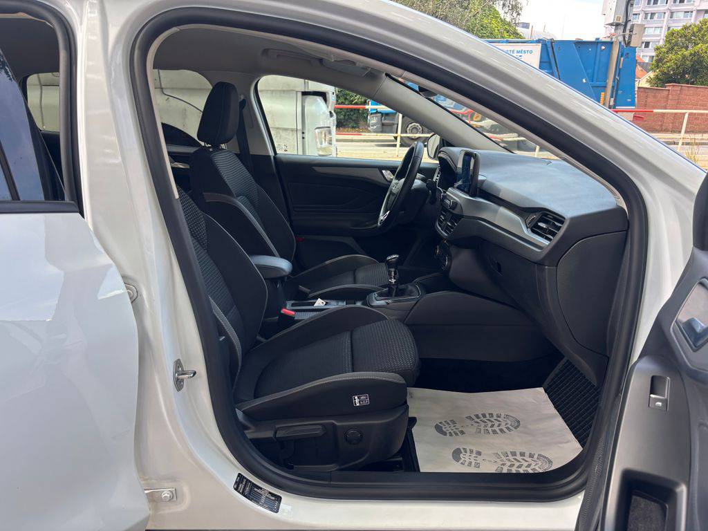 Ford Focus 1.5EB/2023/1MAJ,COOL-ZÁRUKA36