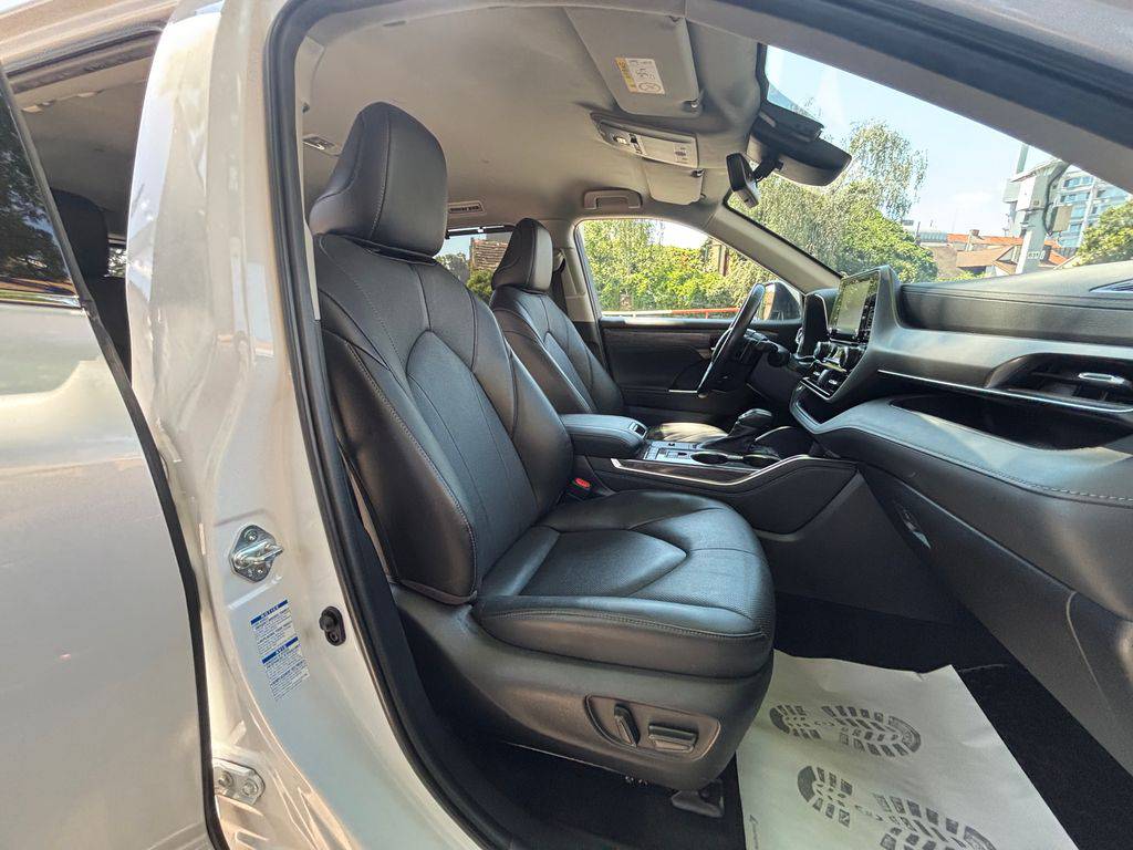 Toyota Highlander 2.5HEV e-CVT.CZ.DPH.PRESTIGE.1M-ZÁRUKA 