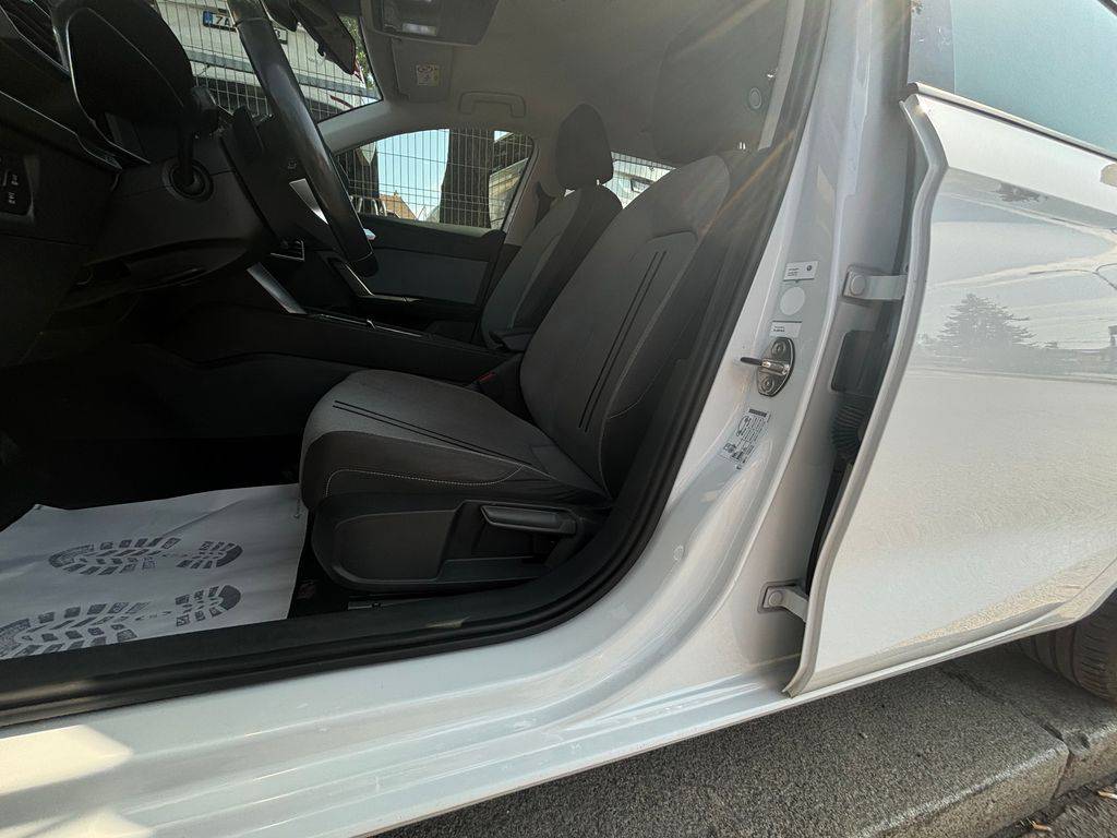 Seat Leon 2.0TDi-110KW/2022/DSG-SPORT.ZÁ