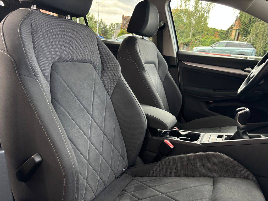 Volkswagen Golf 2.0TDI/2021/LIFE.1M.DPH-ZÁRUKA12