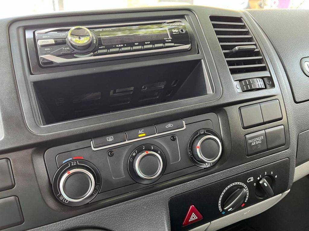 Volkswagen T5 Transporter 2.0TDI/103kW2010/CZ/8MÍST/1.MA