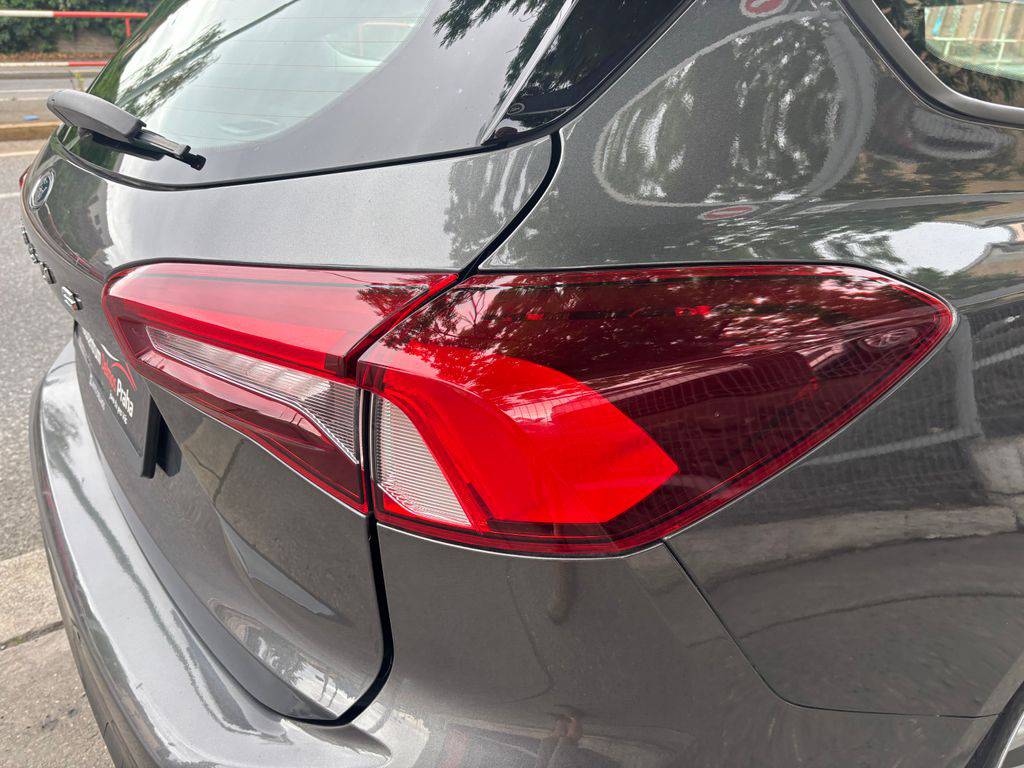 Ford Focus 1.5TDCi-88 kW/2023/AT-8.DPH.Titaniu-záruka