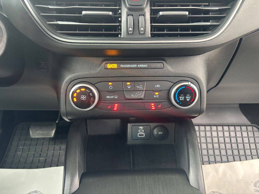 Ford Focus 1.5TDCi-88 kW/2023/AT-8.DPH.Titaniu-záruka