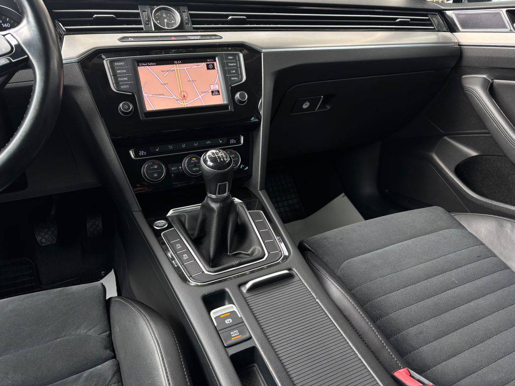 Volkswagen Passat 2.0TDI-140KW/HIGLINE-TAŽNÉ.MANUÁL