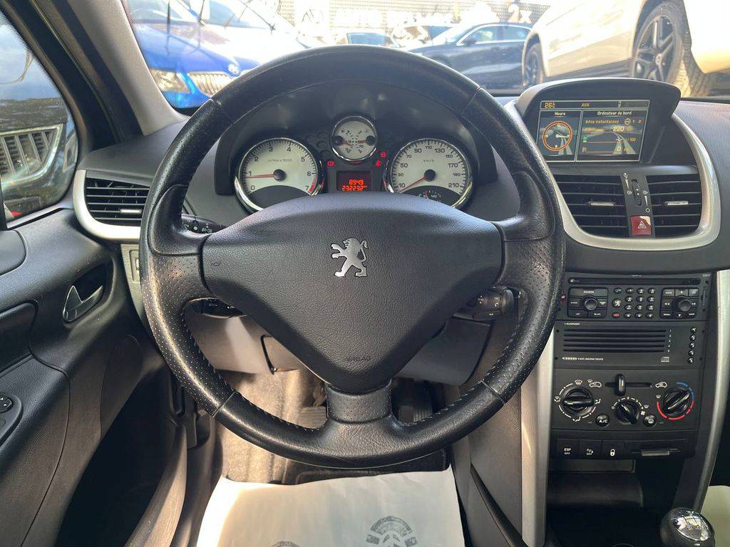 Peugeot 207 1.6i 80KW/2007/PANORAMA-KŮŽE