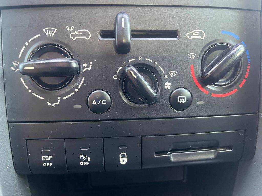 Peugeot 207 1.6i 80KW/2007/PANORAMA-KŮŽE