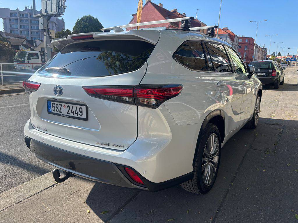 Toyota Highlander 2.5HEV e-CVT.CZ.DPH.PRESTIGE.1M-ZÁRUKA