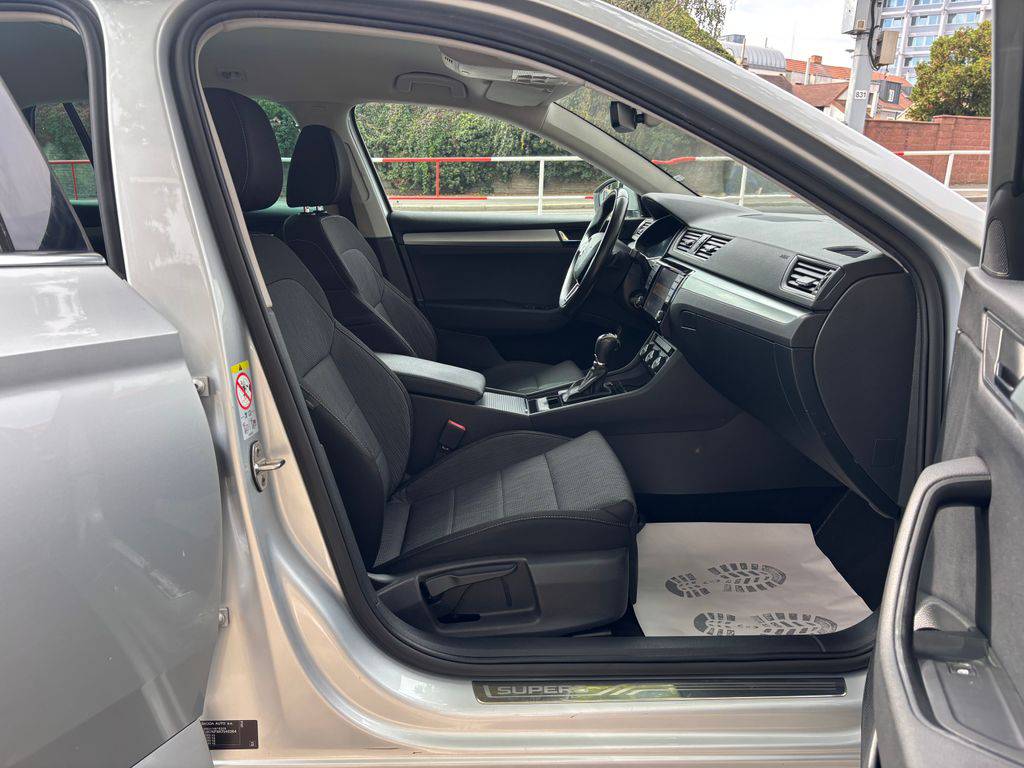 Škoda Superb 2.0TDI-110KW.DSG.TAŽNÉ-ZÁRUKA 12