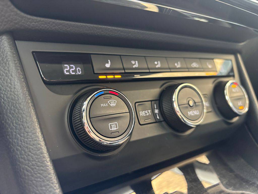 Škoda Superb 2.0TDI-110KW.DSG.TAŽNÉ-ZÁRUKA 12