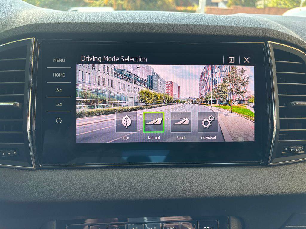 Škoda Karoq 2.0TDI 110KW/2020/Sportline-ZÁRUKA 12
