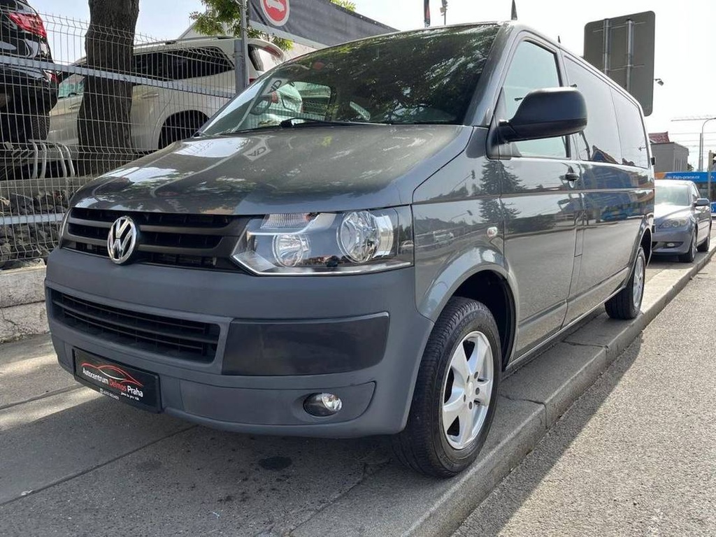Volkswagen T5 Transporter 2.0TDI/103kW2010/CZ/8MÍST/1.MA